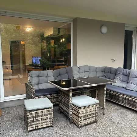 Large Modern - Terrace - Parking