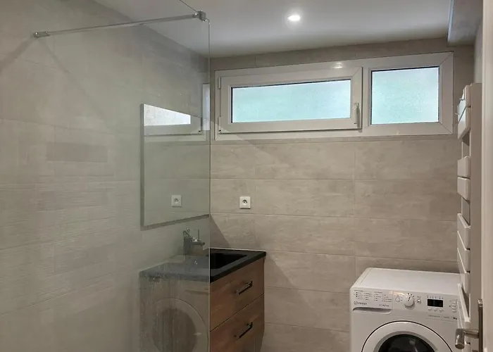 Large Modern - Terrace - Parking Apartman